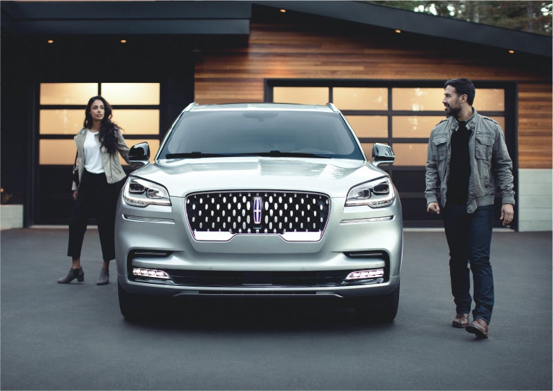 The sparkling grille of the 2023 Lincoln Aviator® Grand Touring model | Pinnacle Lincoln in Nicholasville KY