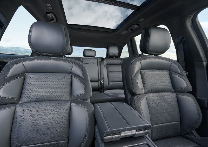 The spacious second row and available panoramic Vista Roof® is shown. | Pinnacle Lincoln in Nicholasville KY